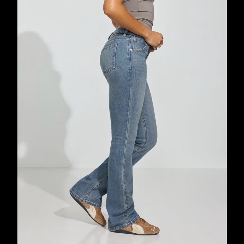 GARAGE Mid Rise Blue Women's Jeans - Picture 3 of 3